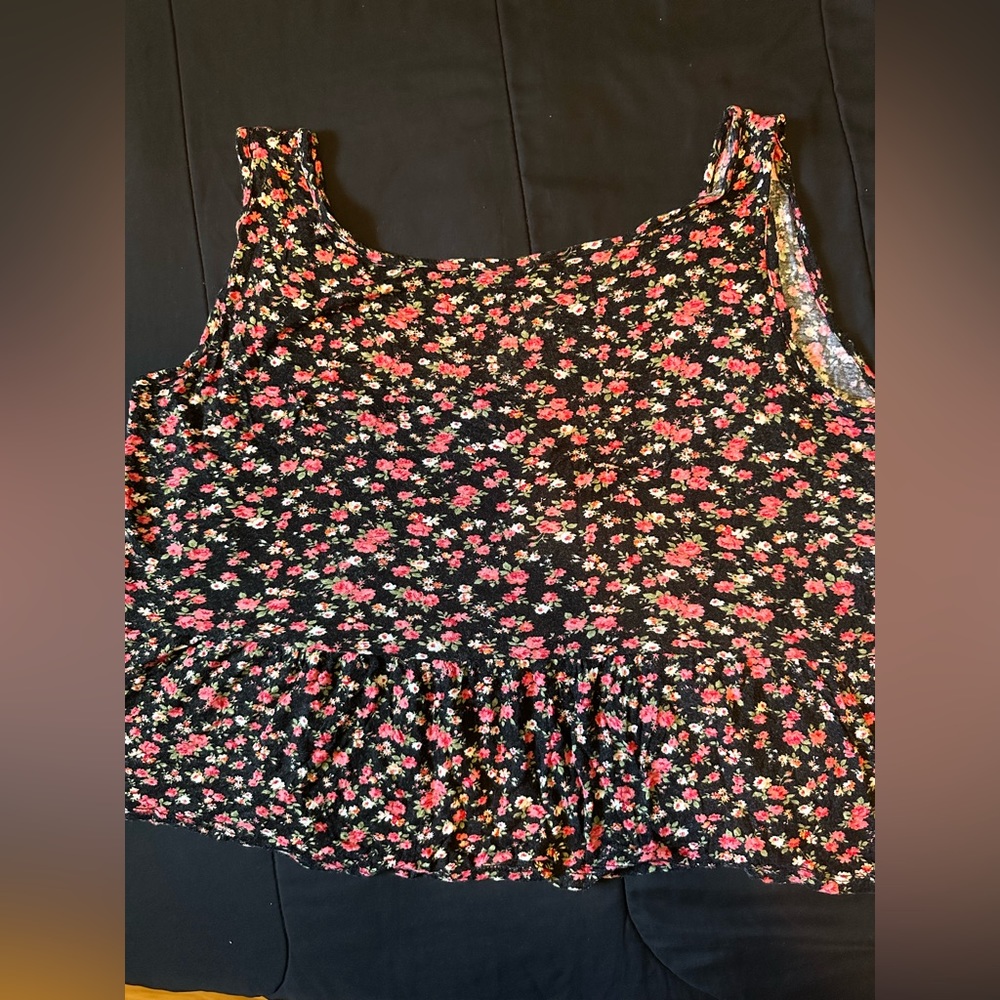 Women short sleeve flowy top